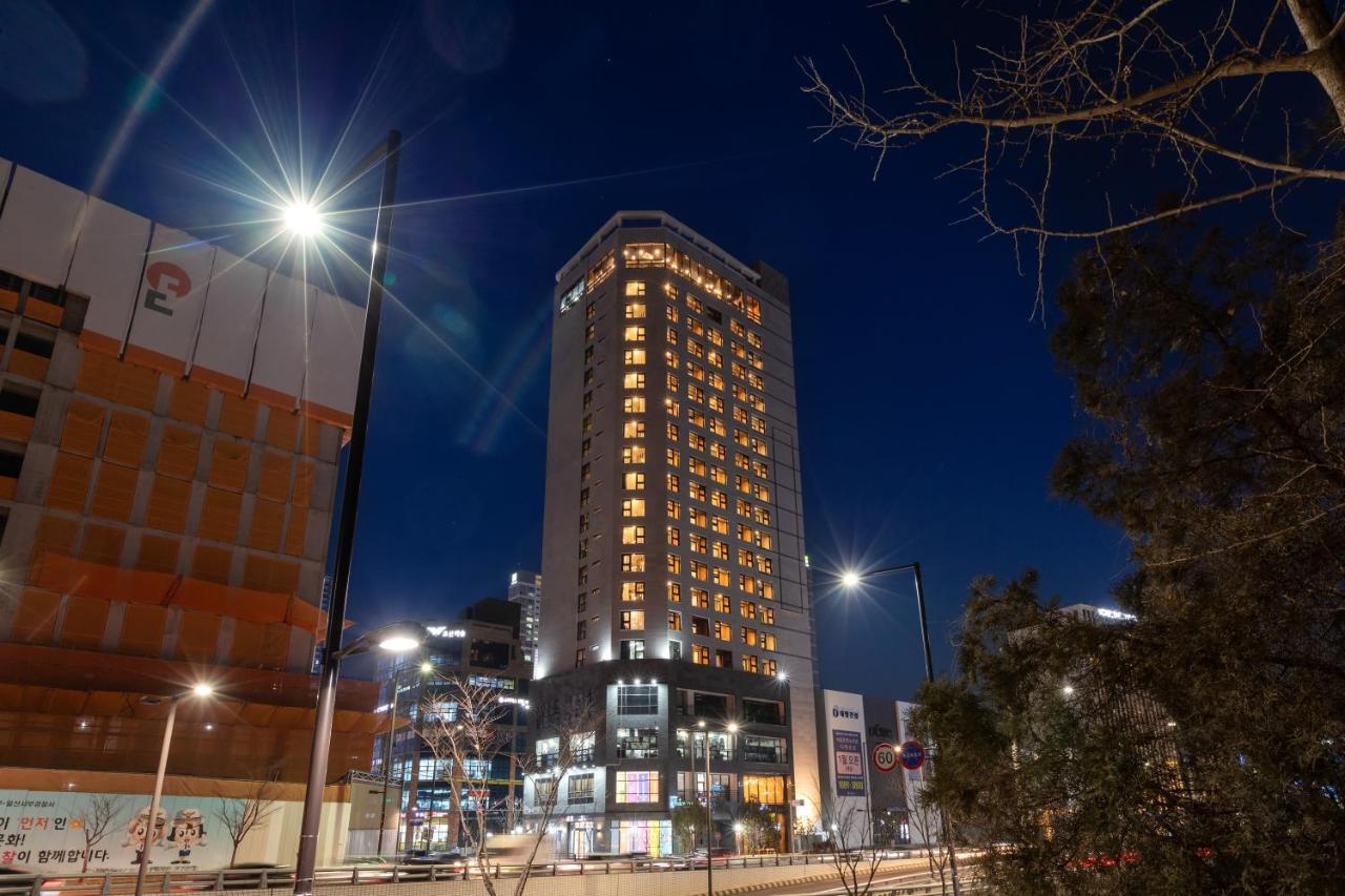 Urban-Est Hotel Goyang Exterior foto