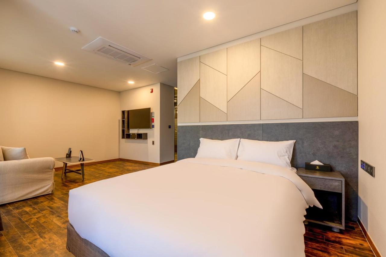 Urban-Est Hotel Goyang Exterior foto