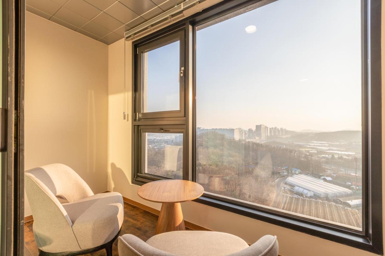 Urban-Est Hotel Goyang Exterior foto