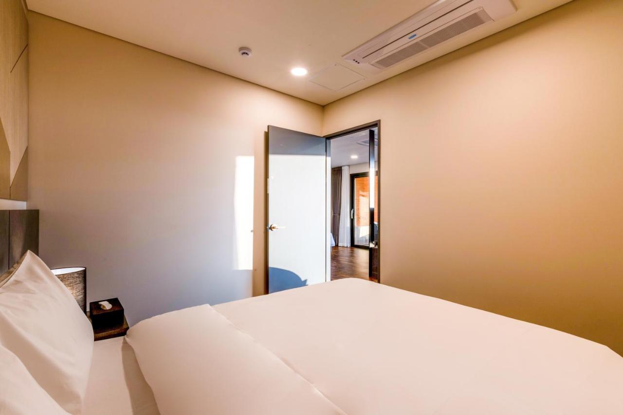 Urban-Est Hotel Goyang Exterior foto